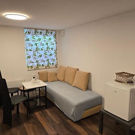 Beautiful 2 Rooms Apartment In Klofta,Near Oslo Airport& Oslo Exteriör bild