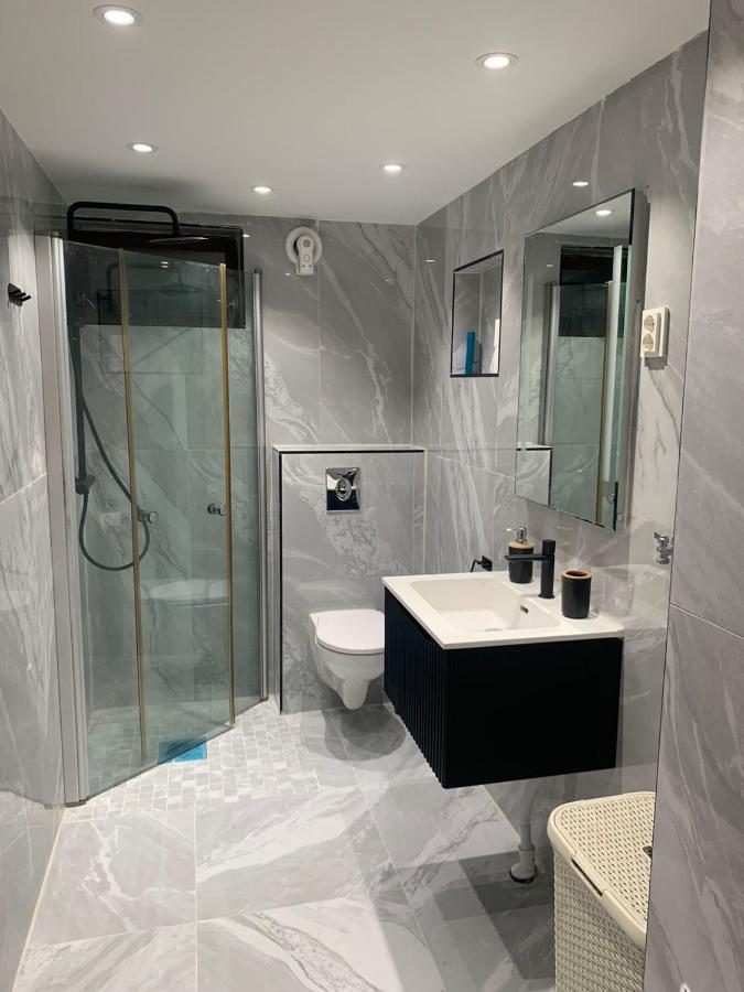 Beautiful 2 Rooms Apartment In Klofta,Near Oslo Airport& Oslo Exteriör bild
